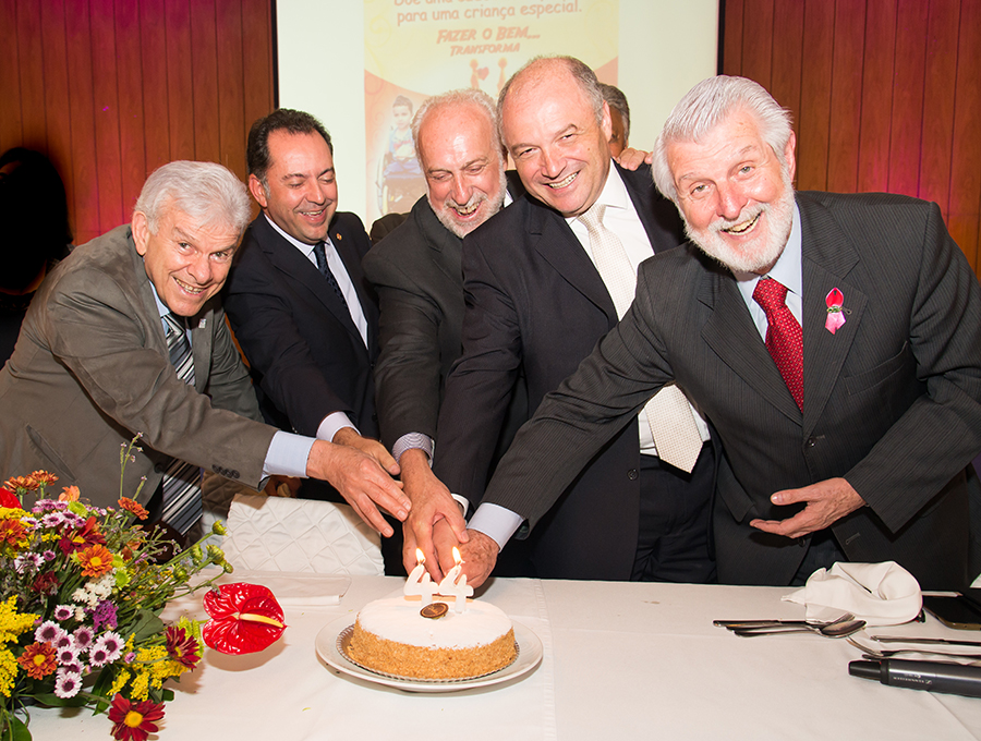 Aniversario - Ex-mentores Pedro Barbarto Filho, Alexandre Camillo, Nilson Arello Barbosa, Cesr Bertacini e o atual mentor Adevaldo Calegari.