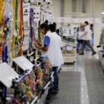 Ipea estima recuperação do comércio, indústria e serviços em fevereiro