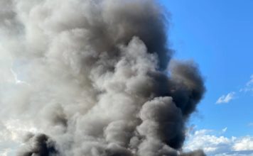 Caminhoneiros queimam pneus em protesto na Bahia