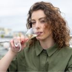 Você sabe a diferença entre vinho branco e vinho verde?