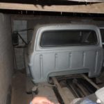 Caminhão Ford 1988 0km vê a luz do dia após ficar 25 anos em galpão lacrado