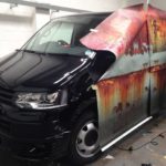 Para enganar a malandragem, homem desenvolveu incrível camuflagem de ferrugem para o carro