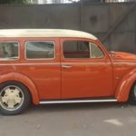 Dono de oficina transforma Volkswagen Fusca 1968 em Kombi dos sonhos