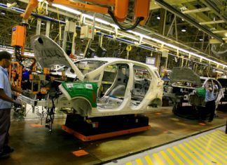 Presidente da Ford diz que fábrica de Camaçari continua à venda
