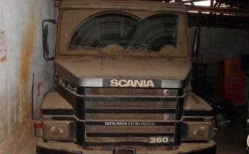 Abandonada por anos, Scania T-112 série especial “Jubileu de Ouro” é encontrada no fundo de estacionamento