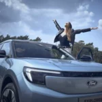 Lexie Alford virá ao Brasil na busca de recorde mundial com carro elétrico Na viagem iniciada em setembro ela já passou pela Europa e África, está agora na Austrália e deve chegar em janeiro ao Brasil / Foto reprodução
