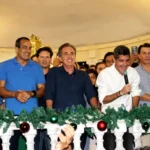 ACM Neto e Lideranças da Oposição na Bahia Prestigiam Abertura do Natal Luz Coité com Foco nas Eleições de 2026
