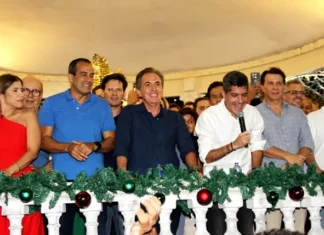 ACM Neto e Lideranças da Oposição na Bahia Prestigiam Abertura do Natal Luz Coité com Foco nas Eleições de 2026