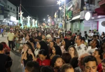 Natal Luz Coité 2025 atrai multidão e lota centro comercial, relembrando o popular Coité Folia