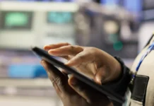 Qual o papel dos Smartphones ATEX na integração de dados industriais? Foto: Freepik